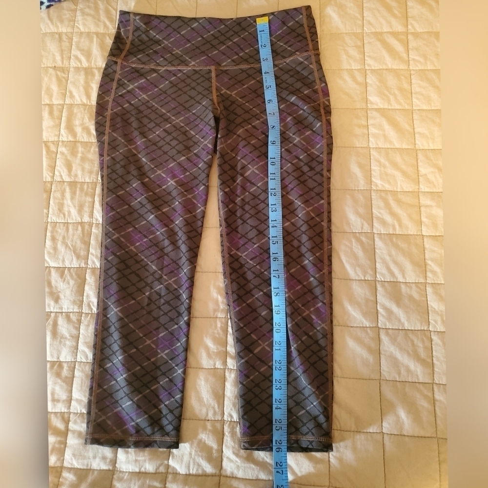 *SOLD* Athleta Gray Purple Plaid Capri Leggings - Picture 9 of 9